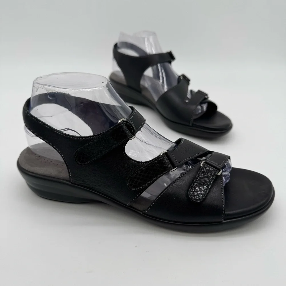 New SAS Tabby Black Leather Slingback Adjustable Sandal Size 10
